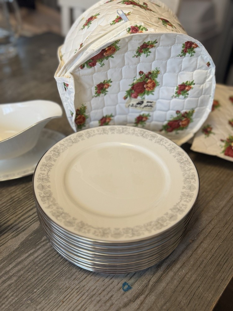 Beautiful Vintage Oxford Bone China – Eventide Pattern – Complete Set 12+