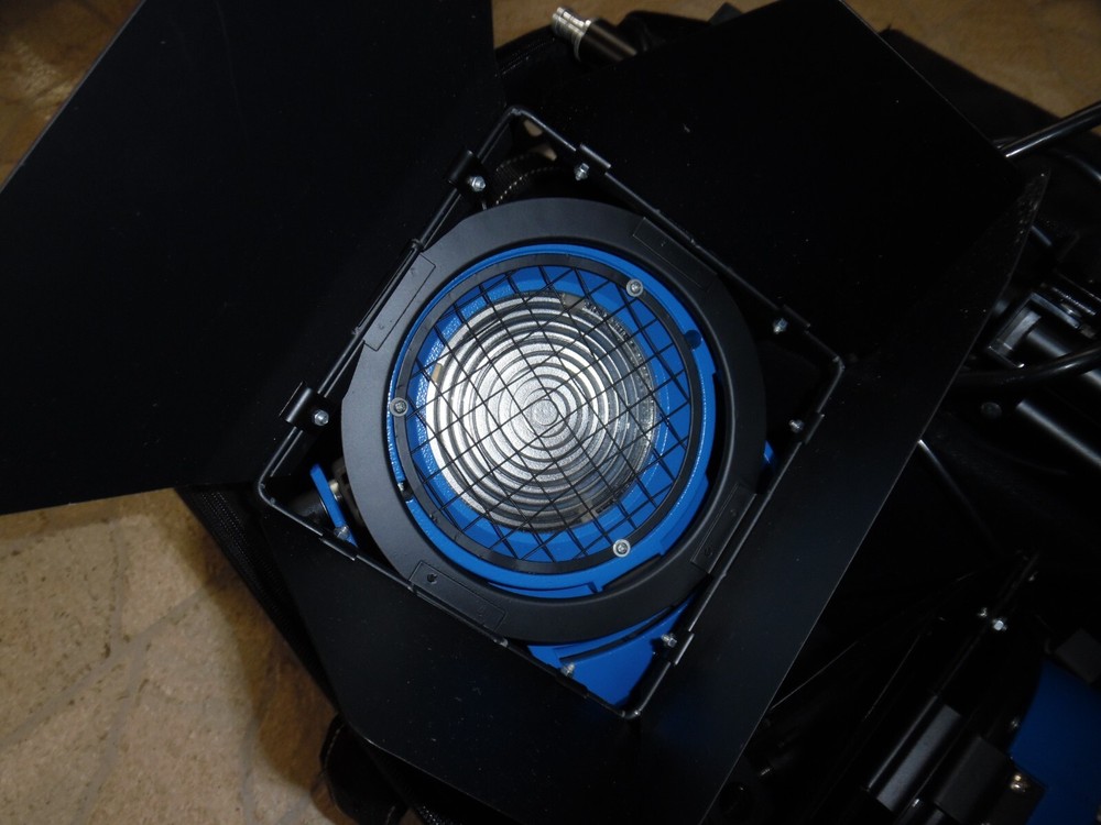 Used Helios 300 650 3-Point Lighting Kit