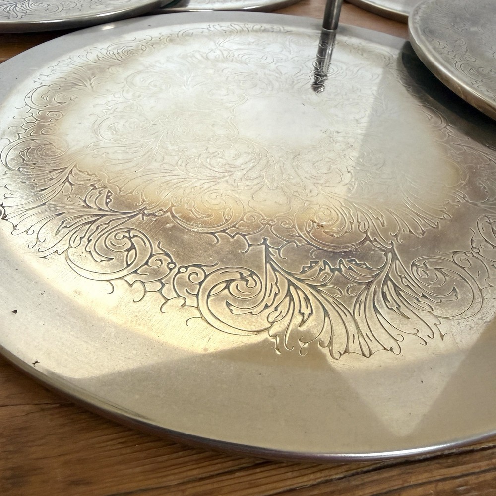 Vtg 70’s Silver Plate Scroll Design Engraved Round 5 Pc Trivet Set W/ Holder 7.5