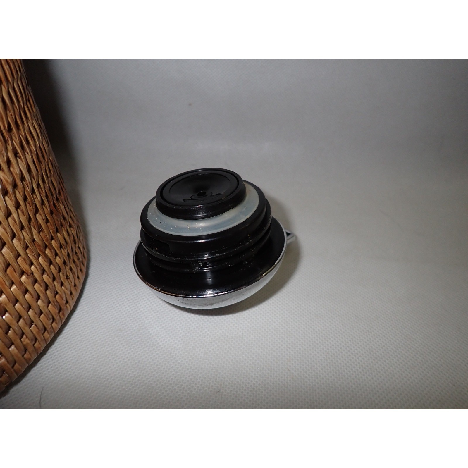 Ola Olsson XTRA Rattan Thermal Coffee Carafe Decanter VTG 80's 1.5 Liter 11