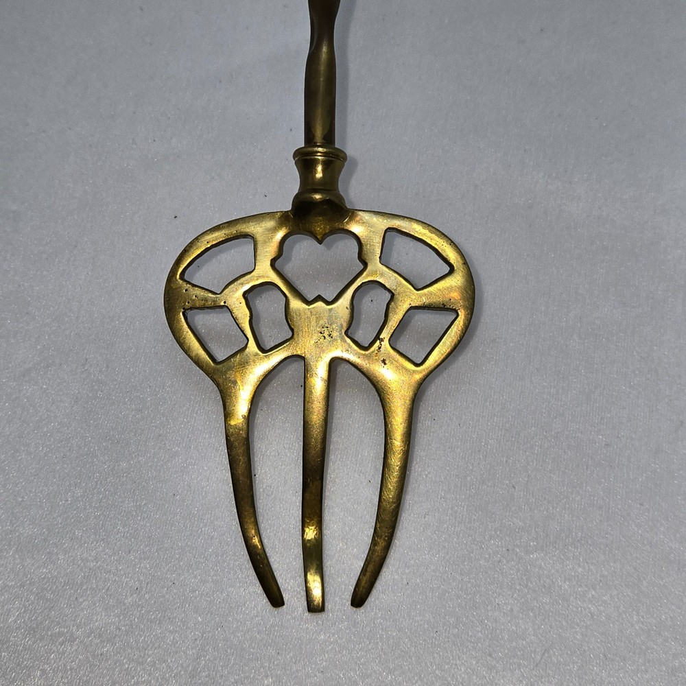 VINTAGE BRASS LINCOLN IMP SITTING DEVIL DEMON TOASTING FORK FIREPLACE TOOL