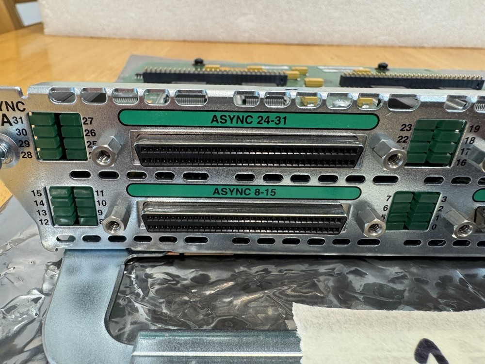 ONE CISCO ASYNC-32A 32-PORT Asynchronous Network Module Guaranteed 30 days