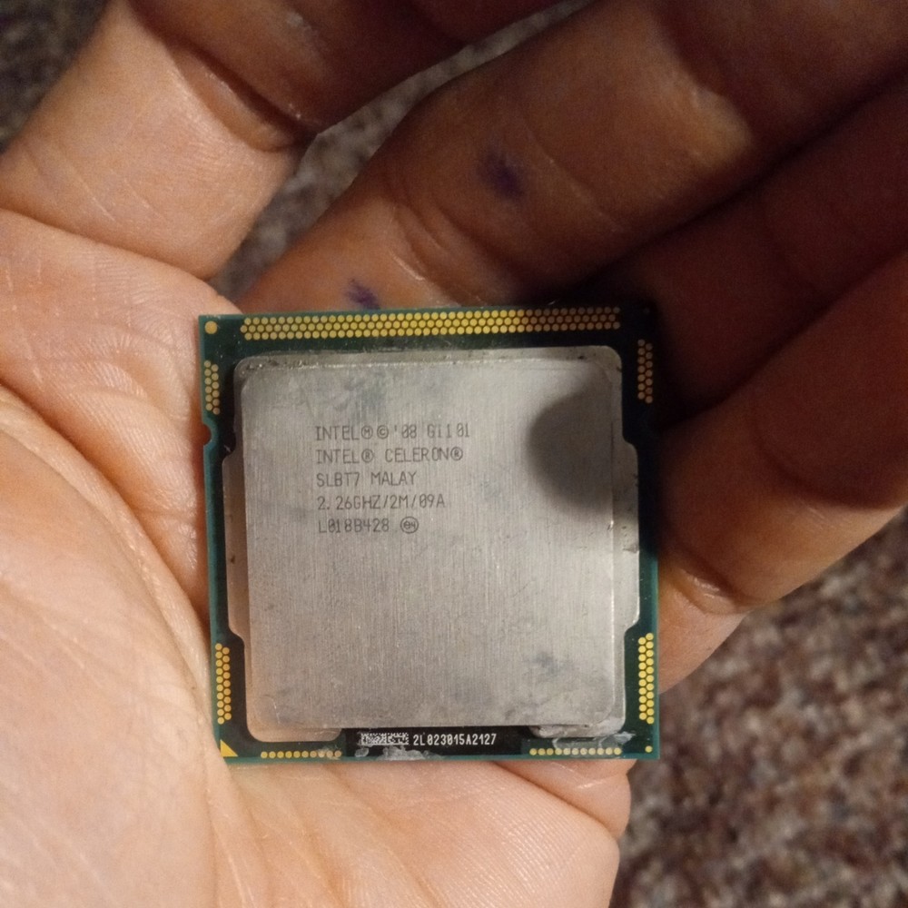Intel 08 G11 01 - 2.26GHz Socket L018B428 CPU
