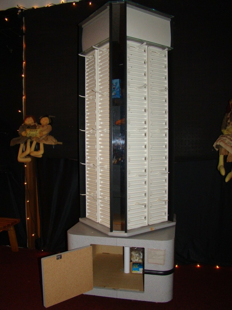 4-SIDED FLOOR SPINNER DISPLAY