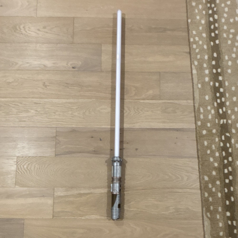 STAR WARS GALAXYS EDGE SAVI’S WORKSHOP  LIGHTSABER