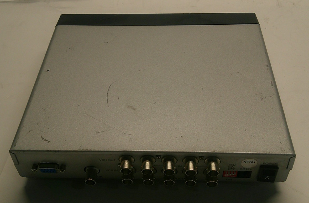 AV Tool AVT-8120 Quad Splitter