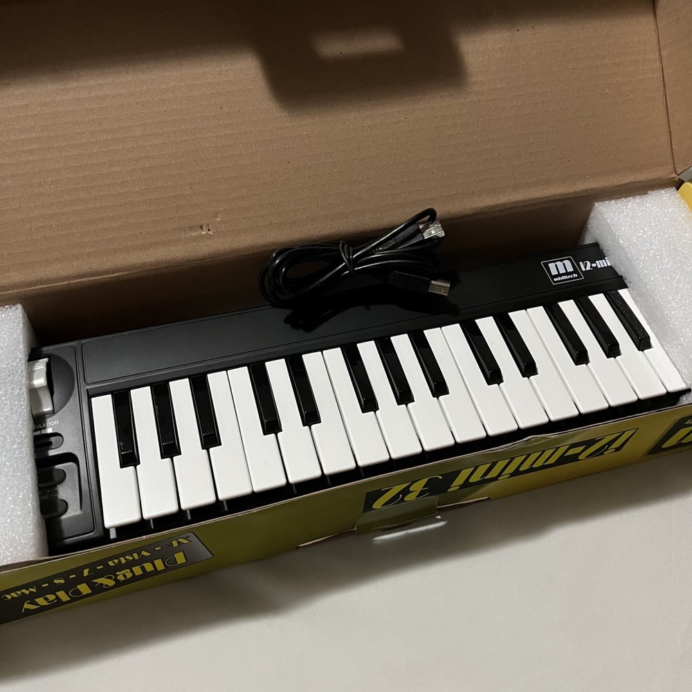 MidiTech i2-mini 32 USB Controller MIDI Keyboard