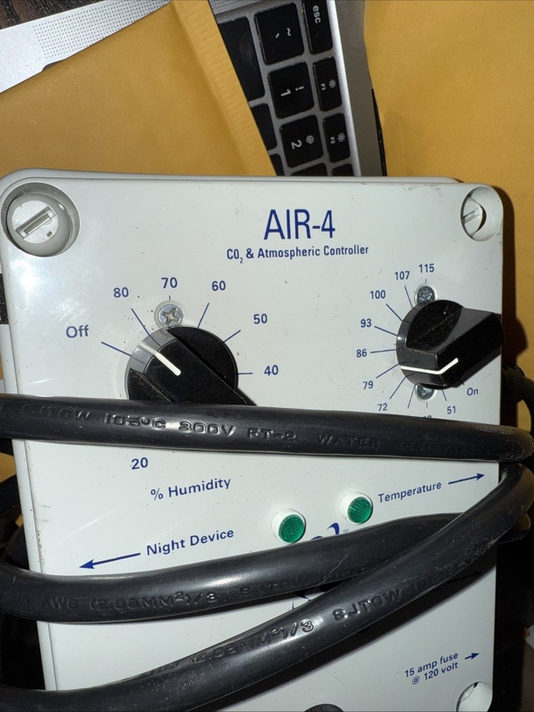 NEW OPEN CAP CO2 Atmospheric Controller Air-4 CO2 NIGHT TEMPERATURE CO2 HUMIDITY