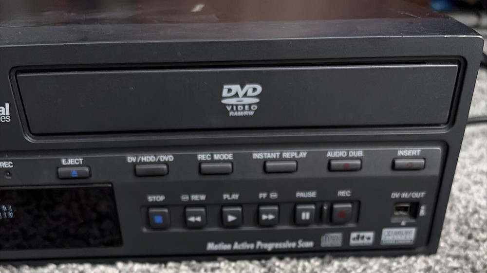 JVC SR-DVM600 DV HDD DVD Video Player. UNTESTED POWERS ON, NO REMOTE