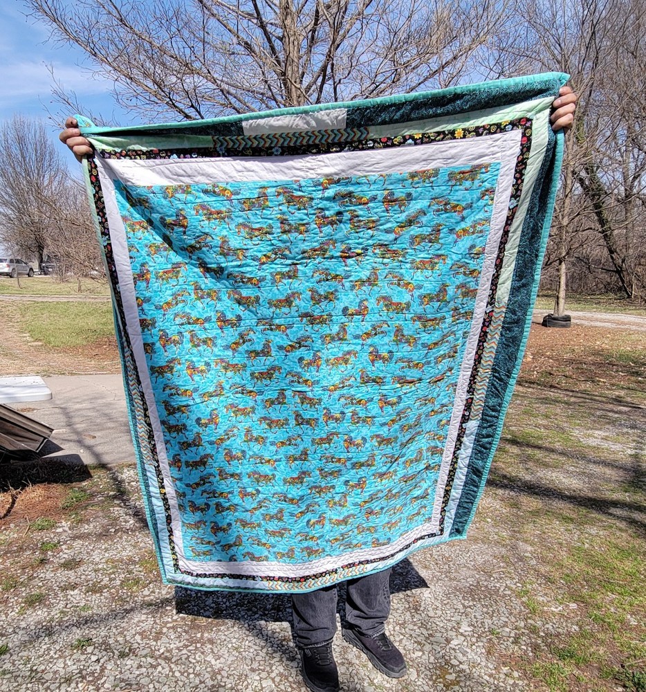 Quilt Painted Ponies Pattern 47.5 x 62"