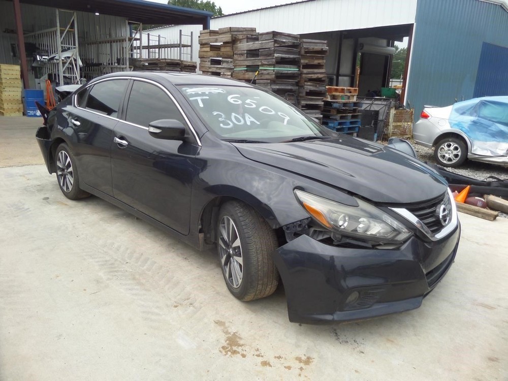 Camera/Projector Rear View Camera Lid Mounted Fits 16-18 ALTIMA