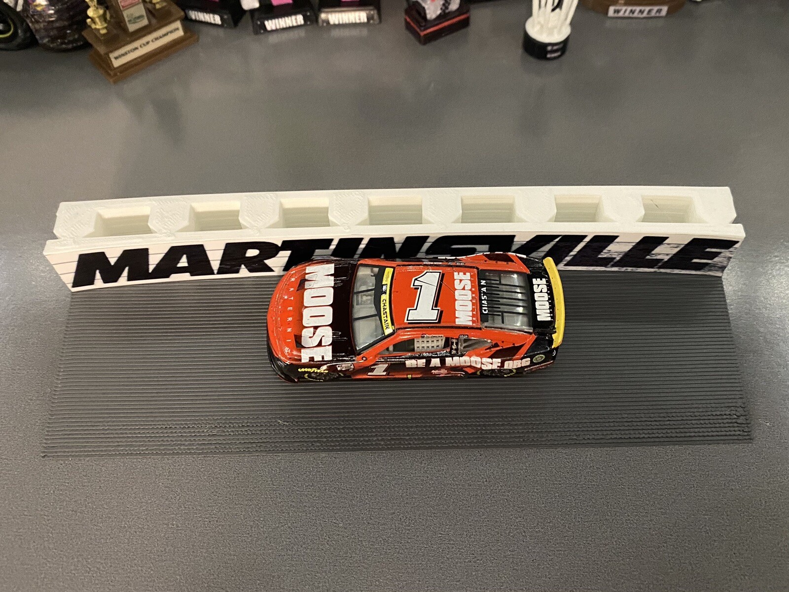 Nascar Cup Ross Chastain Wall Ride Die Cast Display 1/64 Martinsville Track