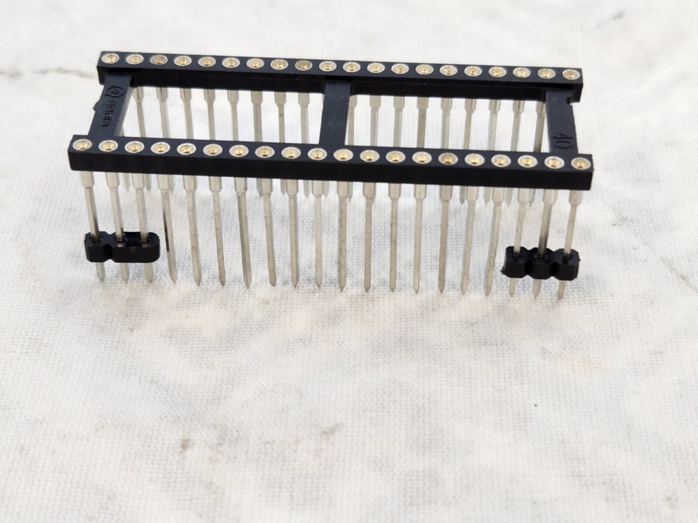 2(LOT) 1108594 ARIES ELECTRONICS 40 PIN OPEN FRAME  IC SOCKETS WIRE WRAP