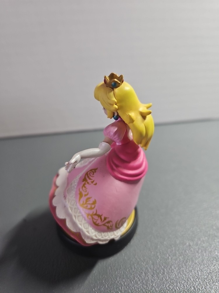 Amiibo PEACH Super Smash Bros ** Pre-Owned