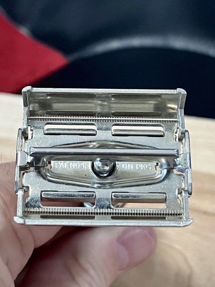 1969 Gillette Super 84 Adjustable Safety Razor - O3 - SHARP!