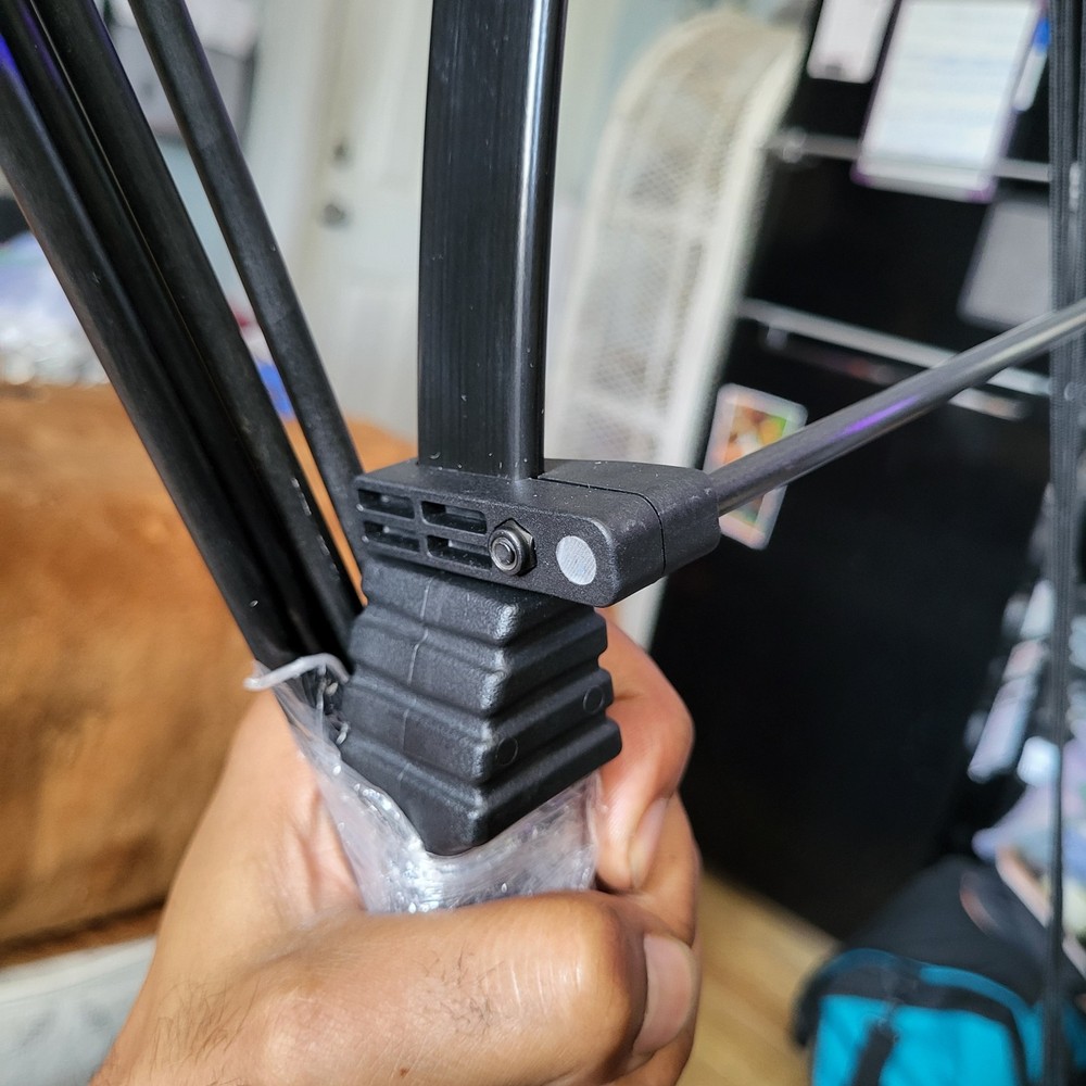 Daisy Youth Archery Compound Bow & 4 Arrows & Quiver (2 Round Tips/2 Sharp Tips)