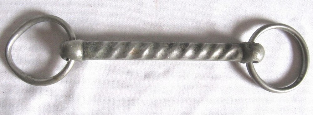 Draft Horse 5.5" LOOSE O-RING SNAFFLE BIT STRAIGHT BAR TEXTURED ONE SIDE