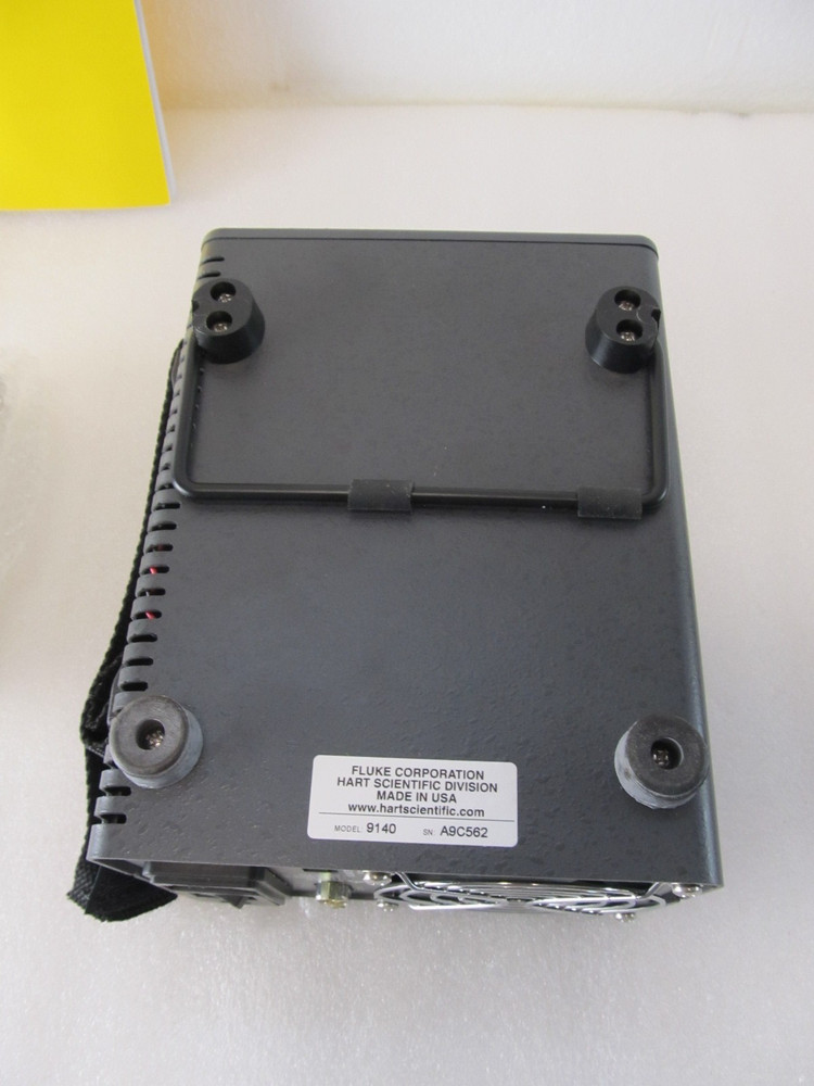 FLUKE 9140 DRY-WELL CALIBRATOR