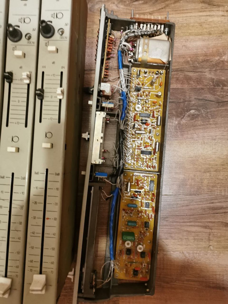 LOMO 100K line preamp