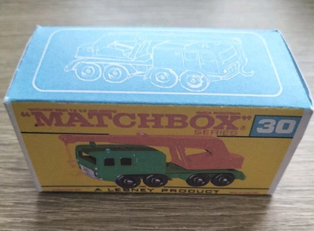 Matchbox Regular Wheels No30 8-Wheel Crane - Replica / Copy Box only