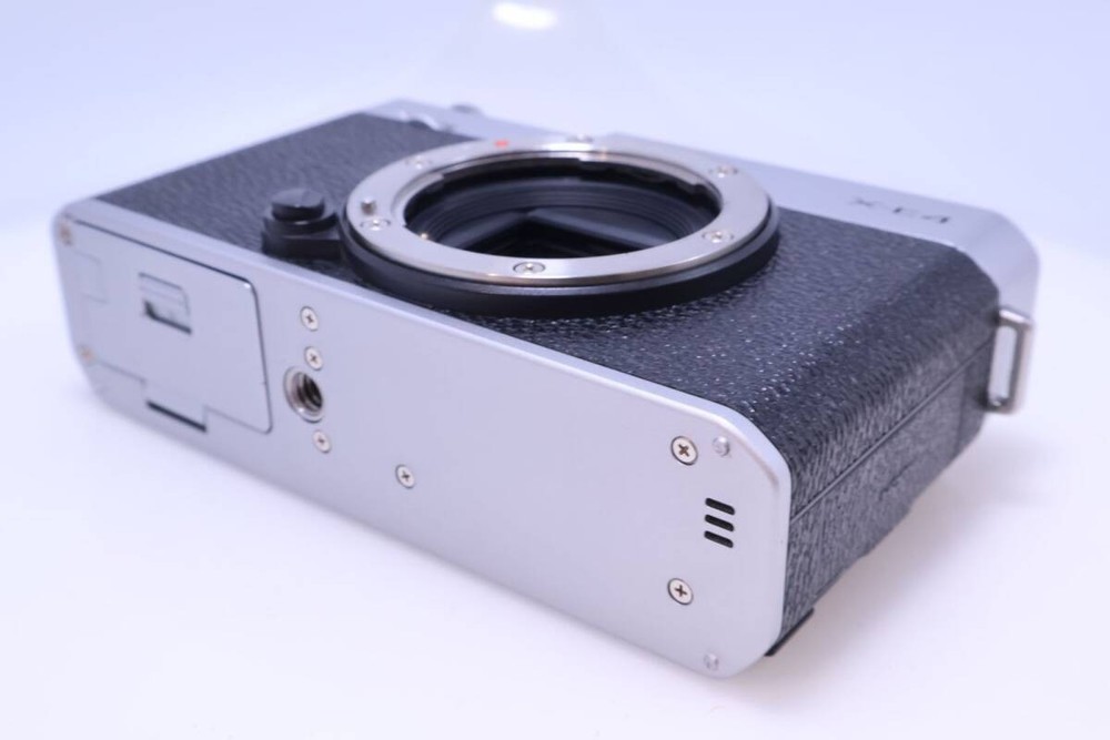 FUJIFILM X-E4 Body Silver 400585