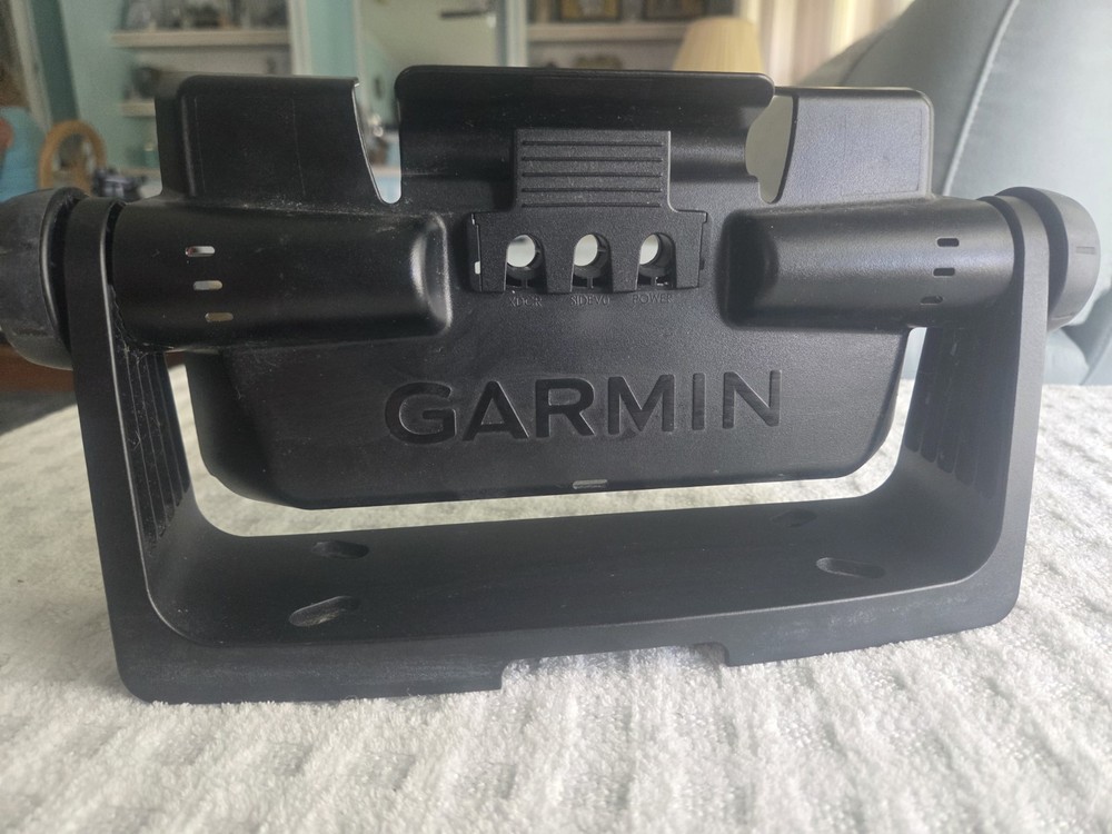 Garmin 145-02095-00 Bracket Mount w Knobs & Wire Clip