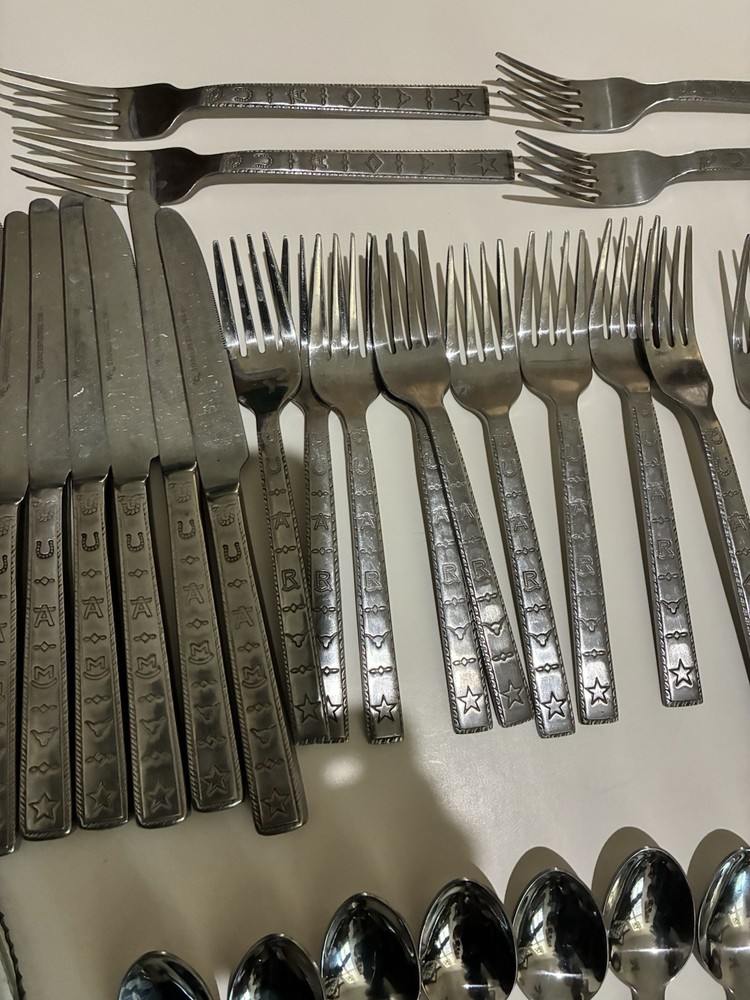 Western Creation Flatware Ranch Brands Serves 8 + 4 steak Knives & Serving Set