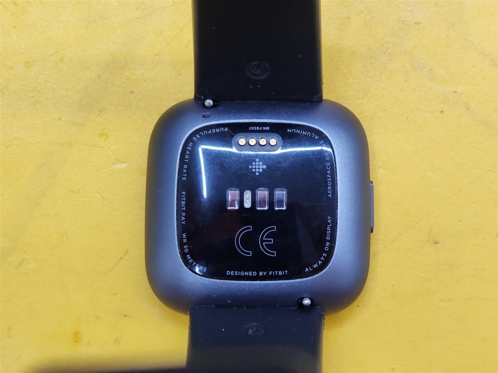 ⭐️⭐️⭐️⭐️⭐️ **UNTESTED** Fitbit Versa 2 FB507 Space Gray **NO CHARGER**