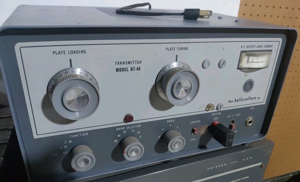 Hallicrafters HT-40  Transmitter  Power Up ONLY No Testing Was Done