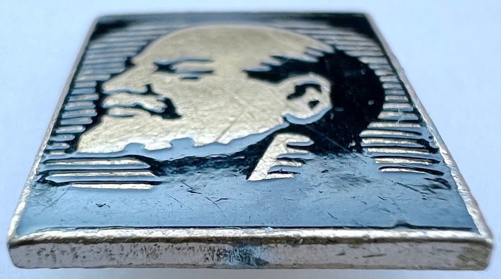 USSR SOVIET PIN BADGE. LENIN