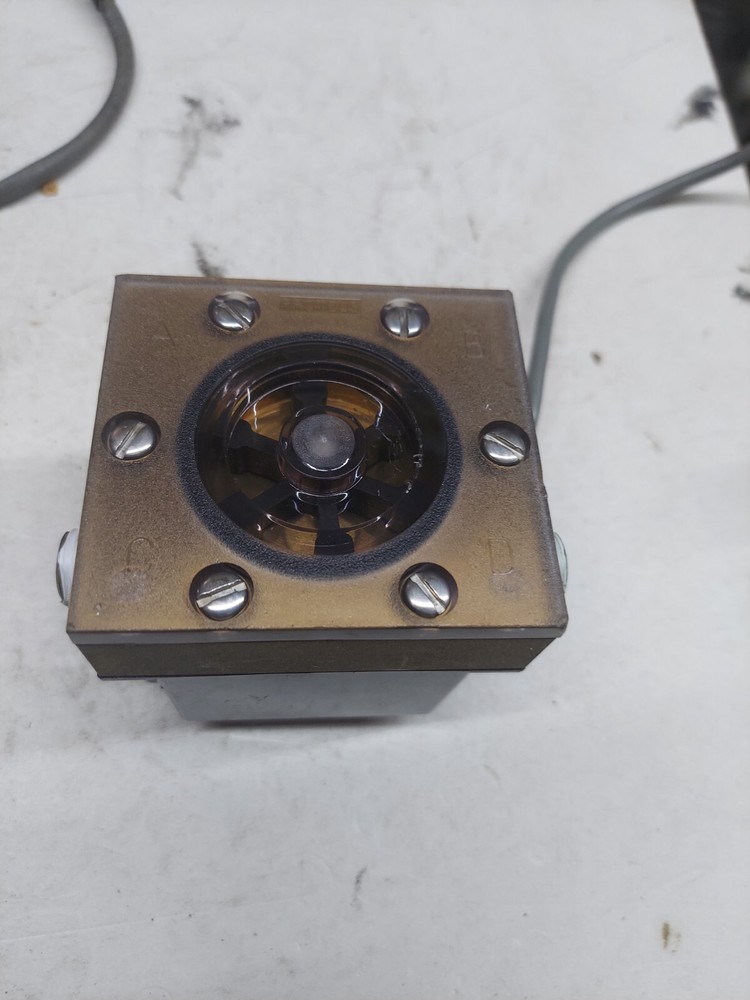 PROTEUS FLUID FLOW SWITCH 0100B24 4PC AVAILABLE MAKE OFFER B1 + B2