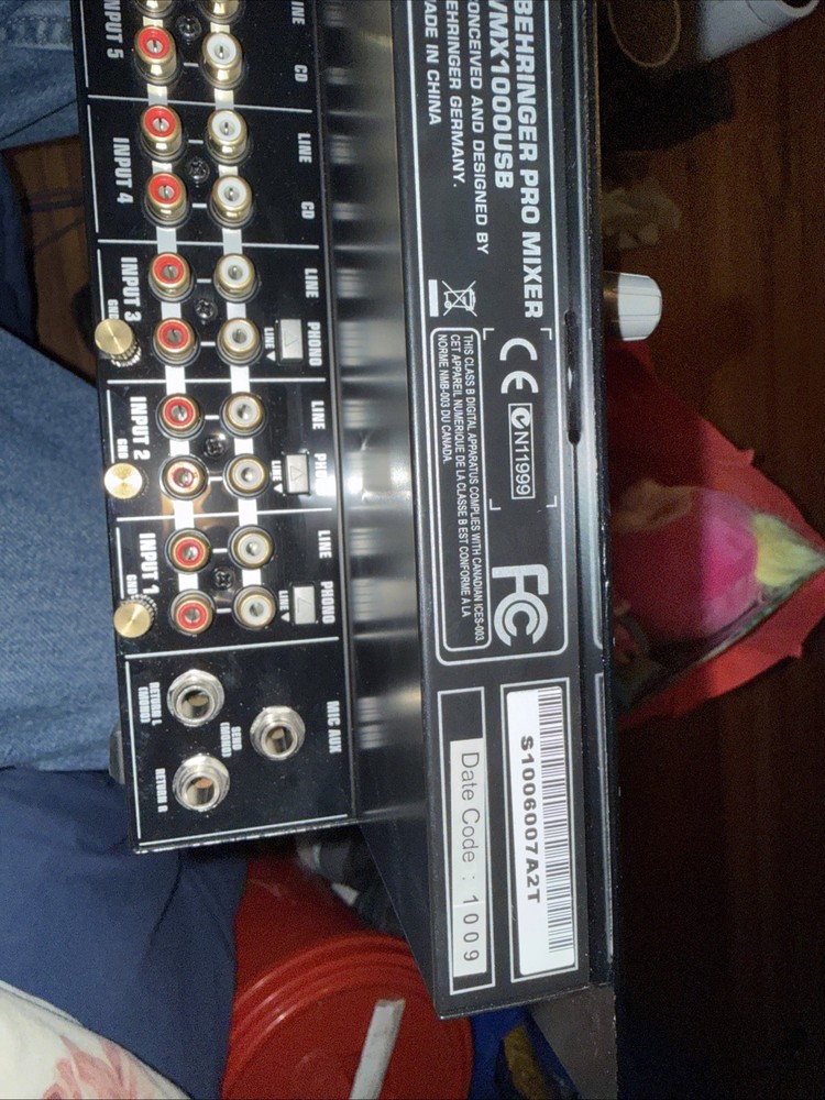 Behringer VMX 1000USB DJ Mixer