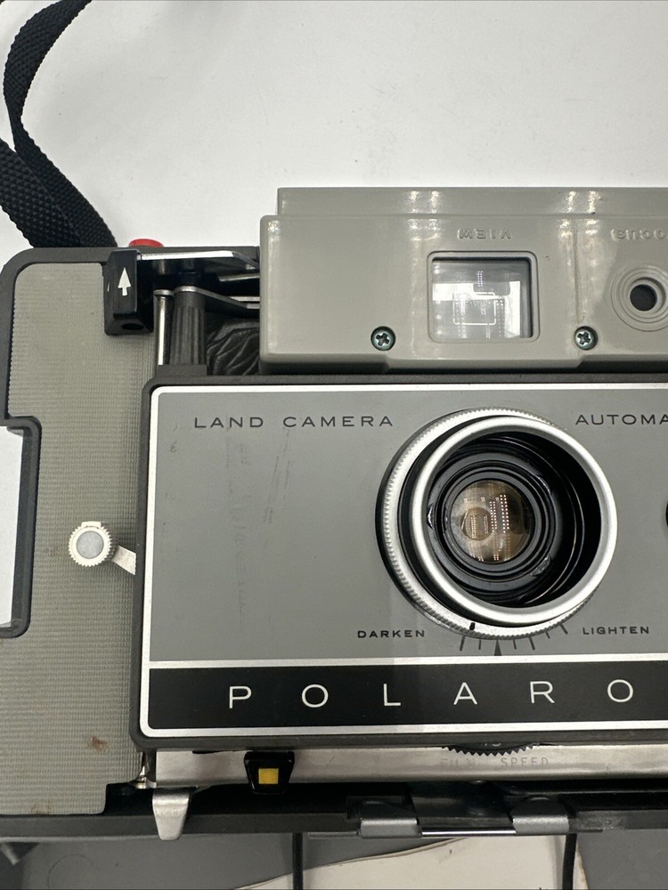 Polaroid Automatic 230 Land Camera - Custom Checkmate Case w/Flashbulbs & Manual