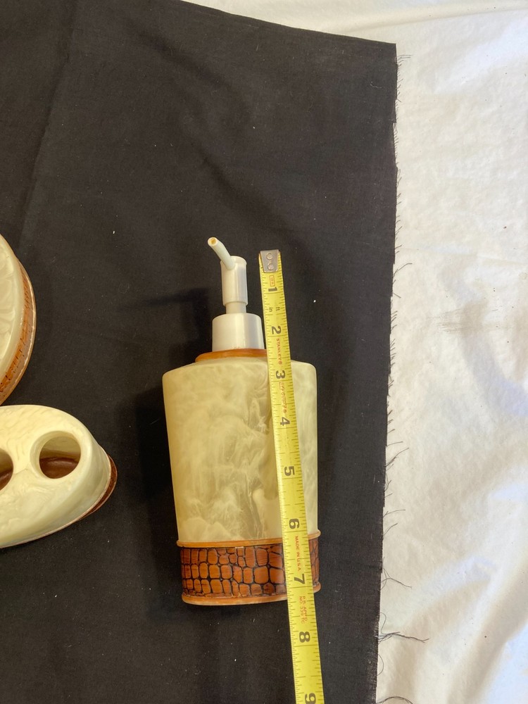 Nicole Miller Bath Accessory Set Soap Dish Toothbrush 4 pc Set