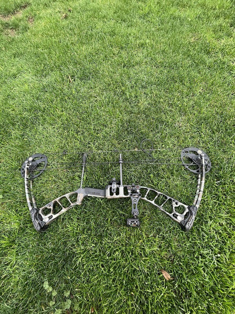 Mathews Compound Bow. Has Case For It Too.