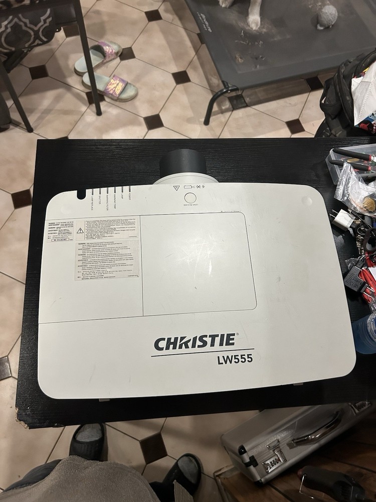 Christie LW-555 Proyector