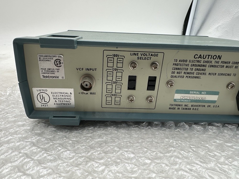 Tektronix CFG250 Function Generator 2MHz- Powers On- Not Fully Tested