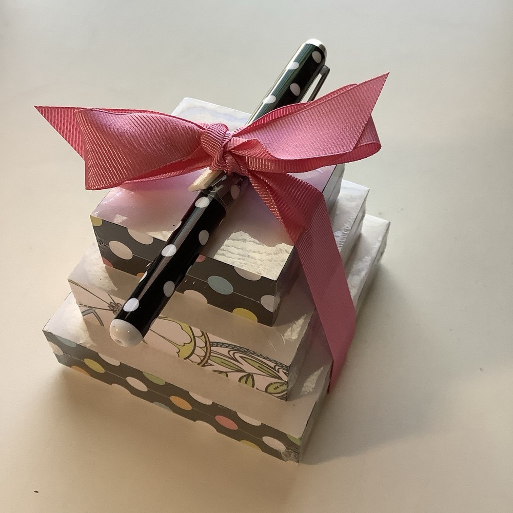 Hallmark Note Tower With Pen - Hallmark Stationary - NEW