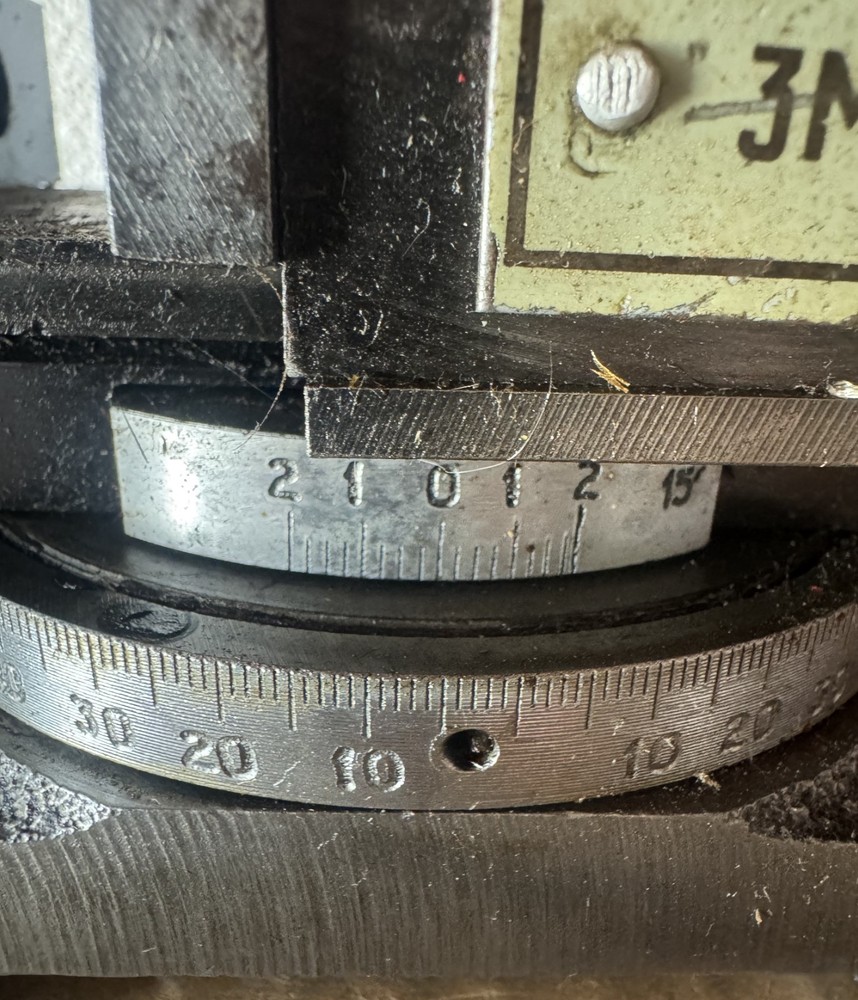 Pprecision machine vise with micro-feed USSR