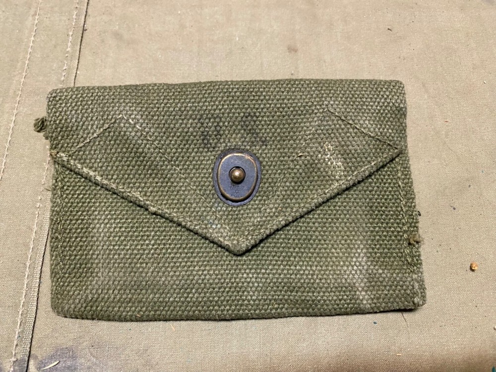 ORIGINAL WWII US ARMY INFANTRY M1942 FIRST AID CARLISLE BANDAGE CARRY POUCH-1945