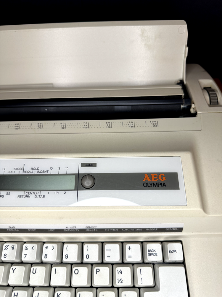Typewriter Olympia AEG Model XL512 - READ DESCRIPTION