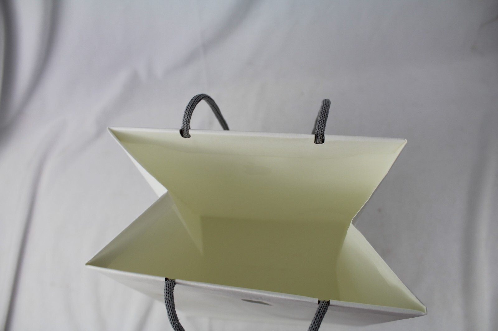 Lot of 2 Genuine Apple Store Logo White Gift Bags - 11" x 8" x 5"