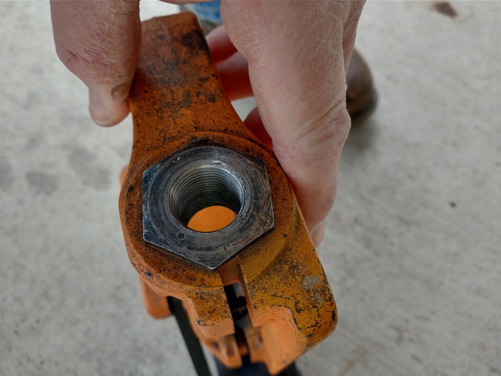 LYMAN ORANGE CRUSHER RELOADING PRESS CAST IRON SINGLE STAGE