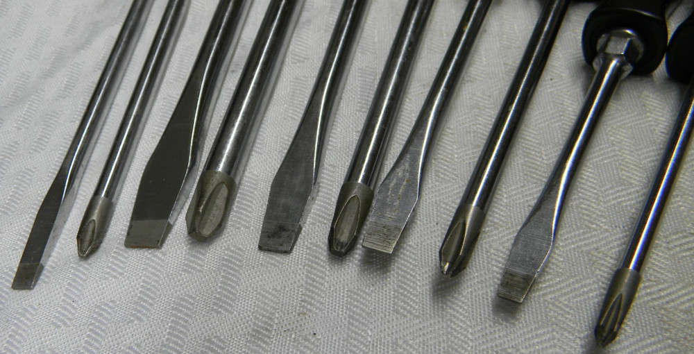 SNAP-ON 10PC BLACK HARD HANDLE COMBINATION DRIVE SCREWDRIVER SET