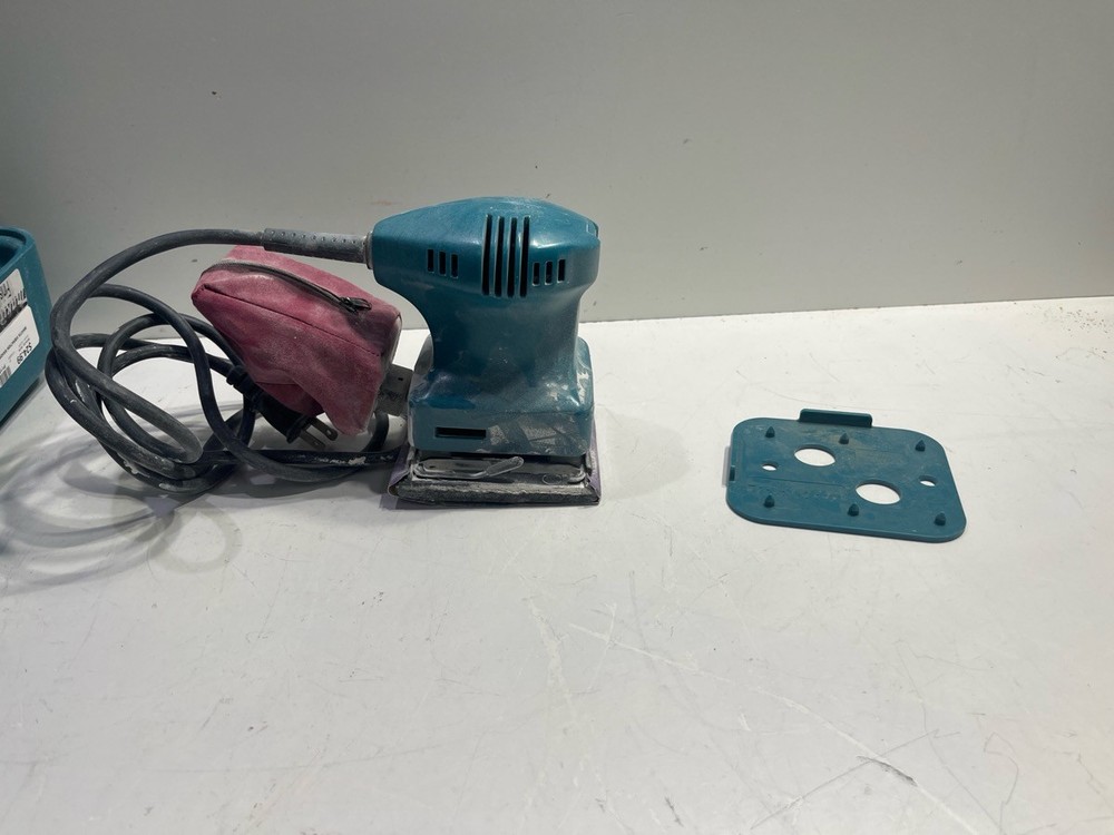MAKITA SANDER B04552 (P11027649)