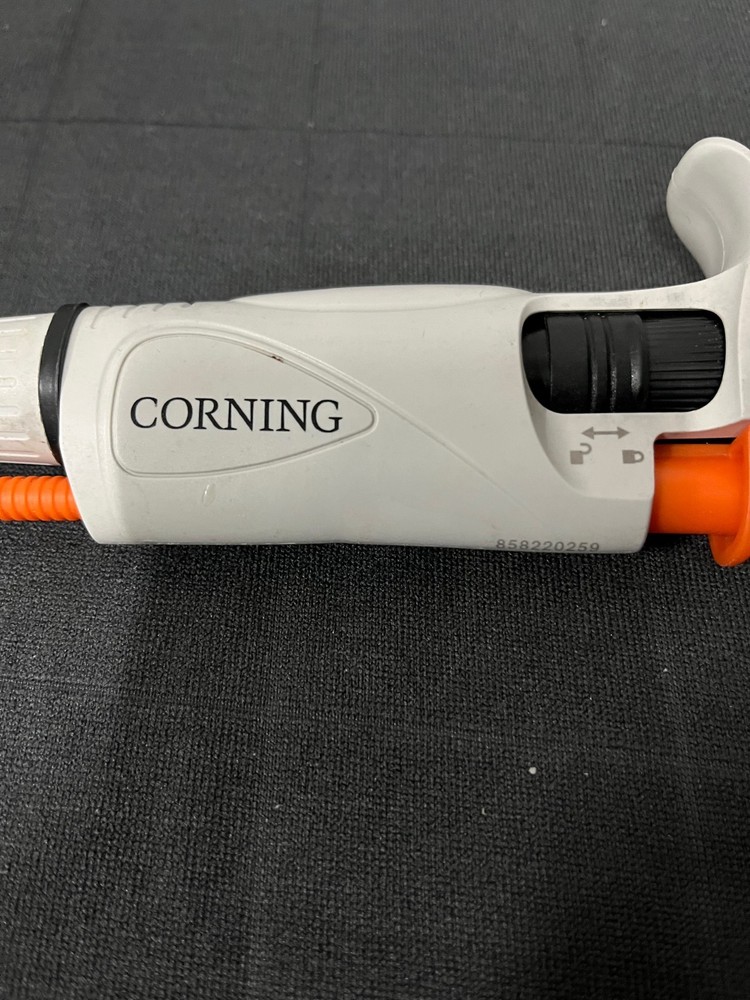 Corning Lambda Plus | 0.5-10uL | Autoclavable, Cleaned