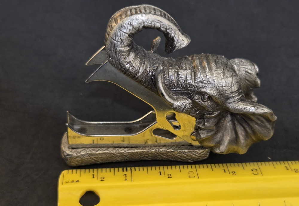 Elephant Staple Puller. Cast Metal. Heavy 8oz.