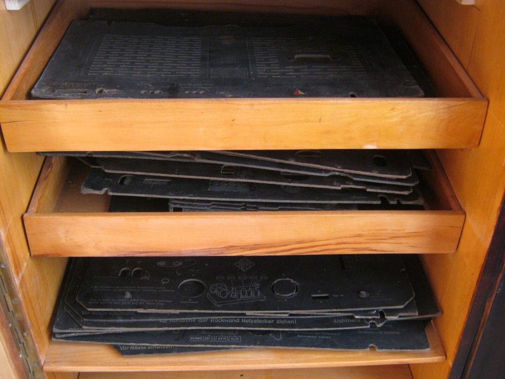 Back cover for radio INGELEN 442W