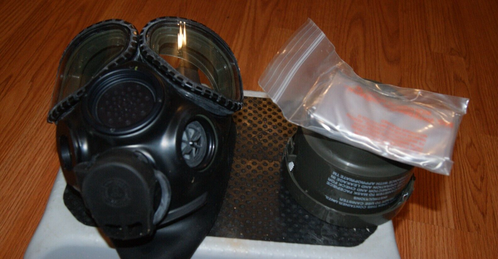 M40 SERIES GAS MASK MEDIUM -LARGE SIZE