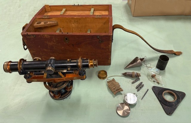 Aloe Transit c1917 plus box, tripod, table stand, 2 plumb bobs and accessories